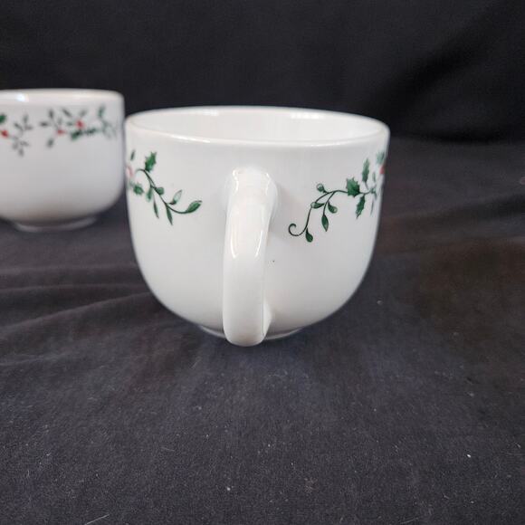 Royal Season's Stoneware Christmas Mugs Set of 3 Coffee Tea - Picture 4 of 9